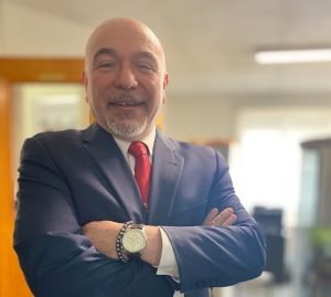 Obtenga Poderes notariales en Massachusetts con Lopeza Services. Atención profesional en todos los idiomas, disponible por teléfono, en línea y en persona.